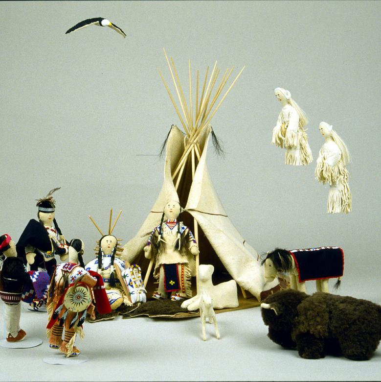 Native American Crèche by Lapita Frewin