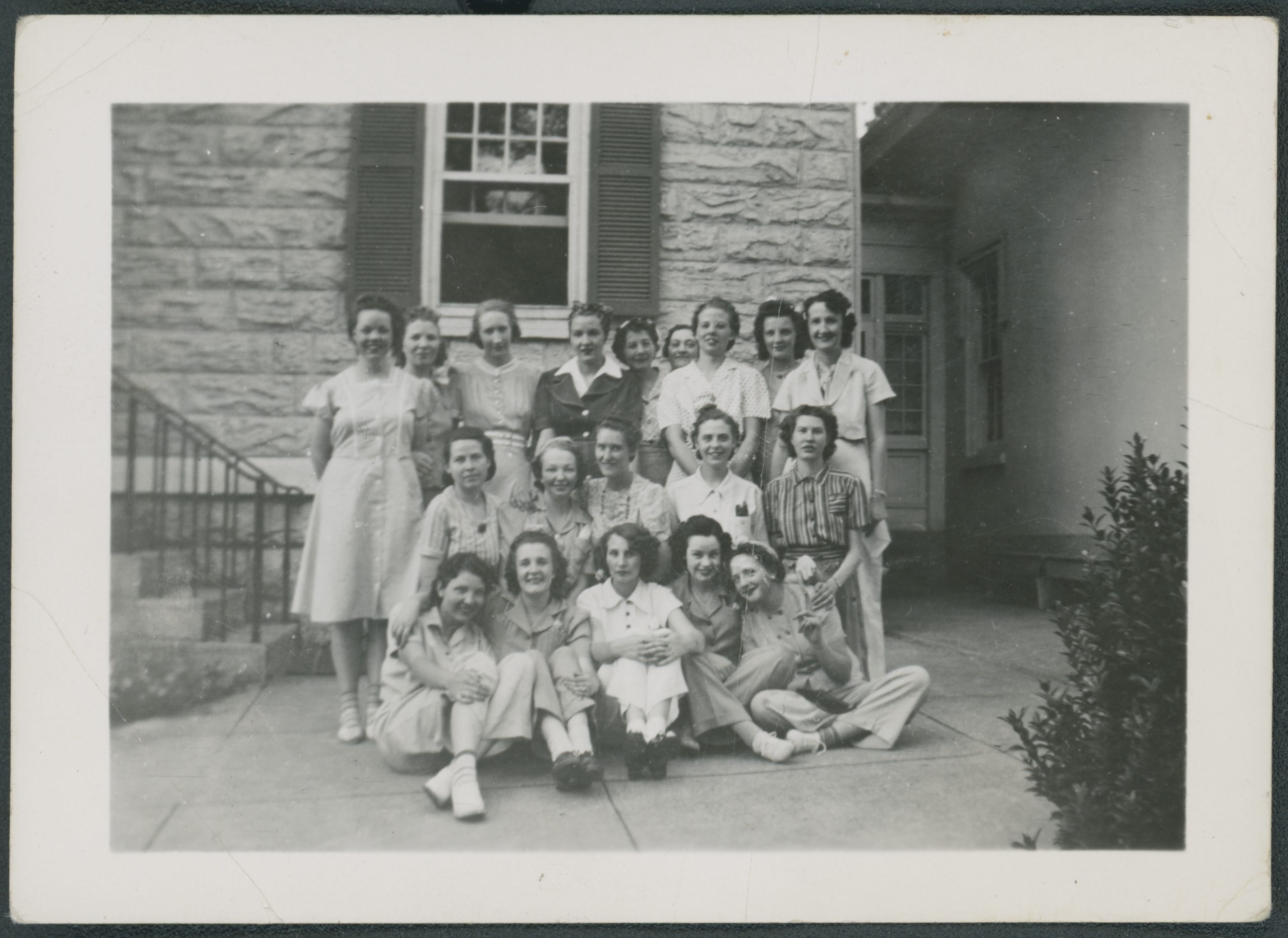 <strong>Members of the Linden Lionettes at the Lion House.</strong> 1931. The Linden Lionettes club was founded in 1937 by Ruth May Fox, general president of the YWMIA. Club members were typically single working women who moved to Salt Lake City and could not regularly attend MIA meetings due to employment conflicts. They met weekly at the Lion House, which served then as a social center for members of the YWMIA. (Image courtesy Michael Morris, copy at Church History Library, Salt Lake City.)