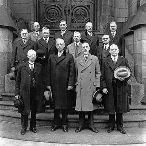 Front row, left to right: Rudger Clawson, Reed Smoot, George Albert Smith, George F. Richards. Middle row: Orson F. Whitney, David O. McKay, Joseph Fielding Smith, James E. Talmage. Back row: Stephen L Richards, Richard R. Lyman, Melvin J. Ballard, John A. Widtsoe. (Church History Library, Salt Lake City.)