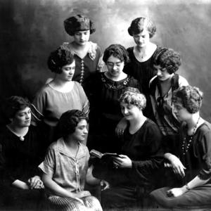 Front row, left to right: Sarah Ellen Richards, Nina Richards, Alice Almira Robinson, Ruby Richards. Middle row, left to right: Lucena Richards, Alice Minerva Richards, Edna Moselle Richards. Back row, left to right: Estella Richards, Mamie Richards. (PH10303, Church History Library, Salt Lake City.)