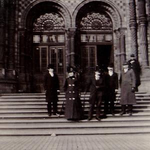 Latter-day Saint missionaries David W. Horsley (left), Eliza Chipman, John R. Hindley, Frank L. Layton, and Raymond Knight stand on the steps of the Natural History Museum in South Kensington, London, in this photo dated 22 February 1899. (MS 29199, Church History Library, Salt Lake City.)