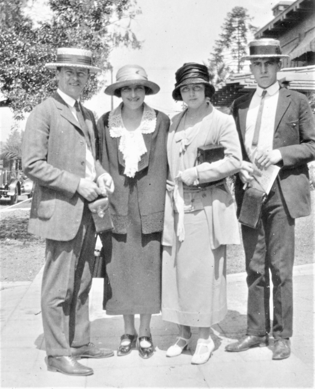 Elders and Sisters Los Angeles California,  1924 August 17
