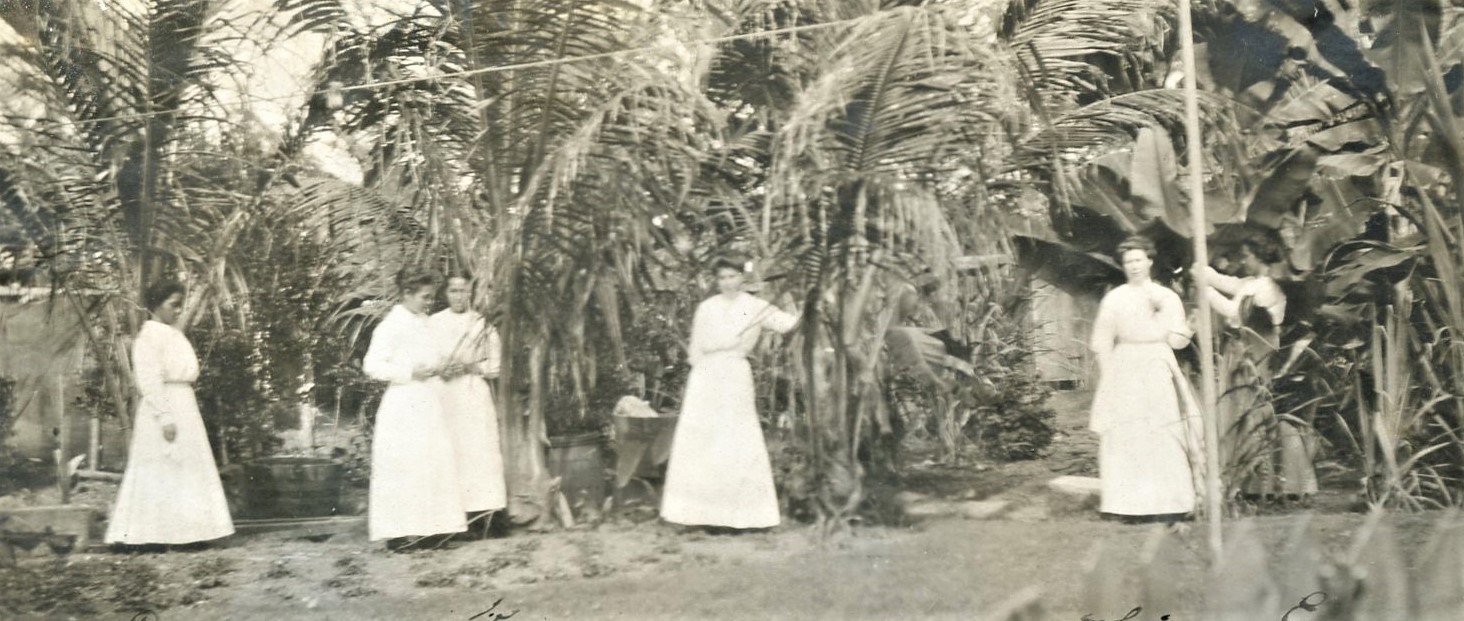 Missionaries - Sandwich Islands ca 1910-12