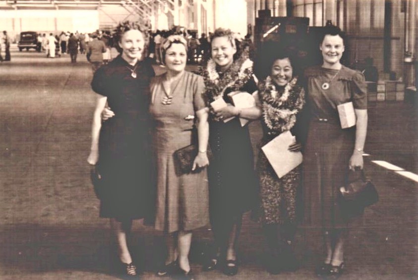Sister Missionaries at the pier, March 7, 1939