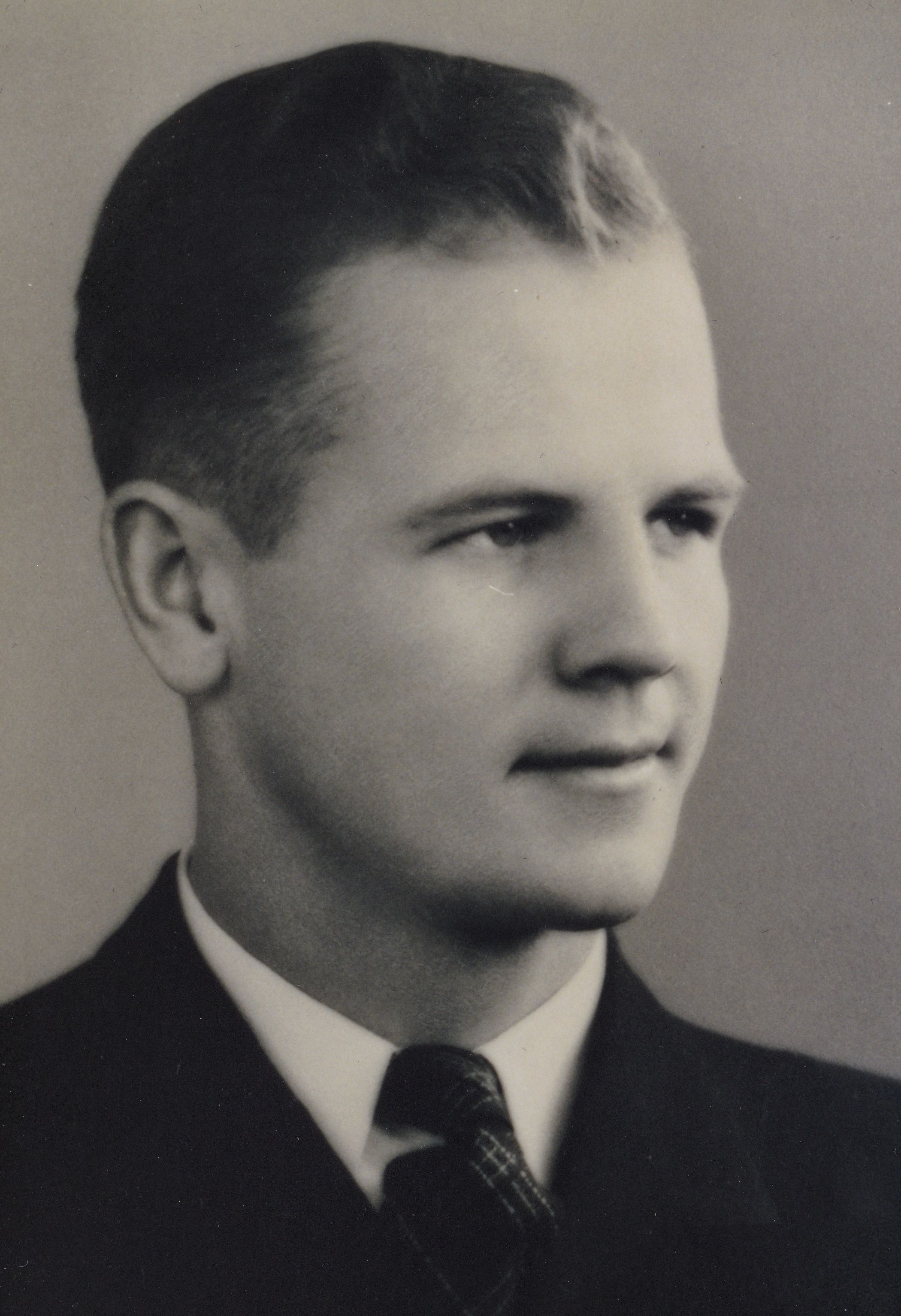 Charles Frederick Alt (1916 - 1996) Profile