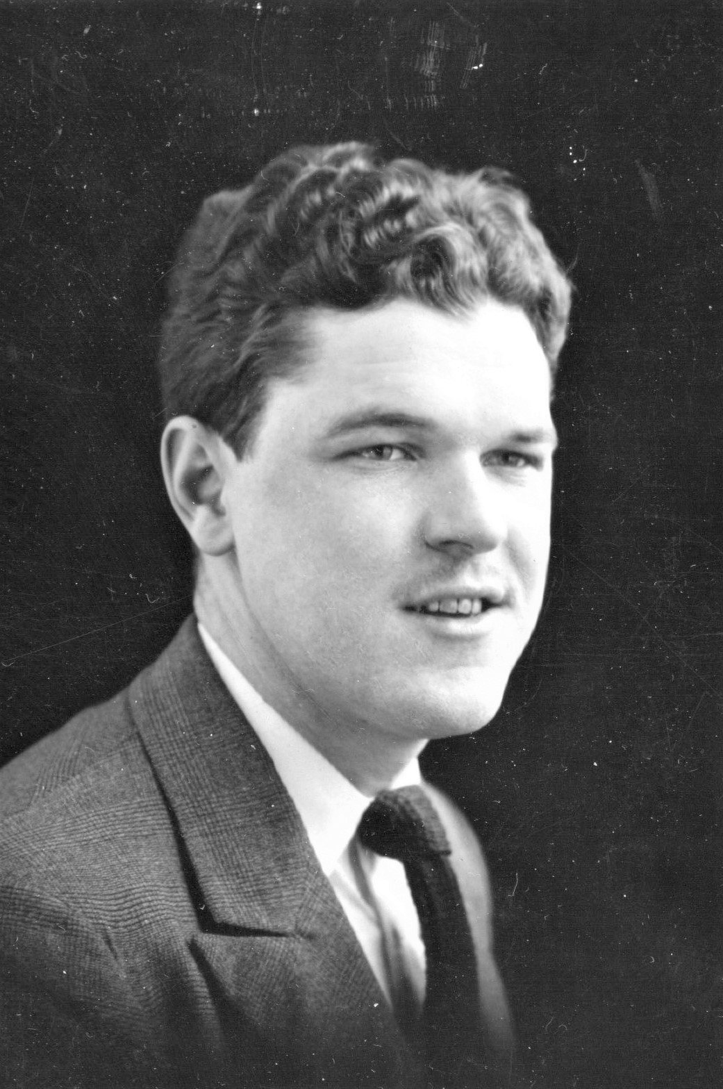 Clifford Lindsay Ashton (1908 - 2000) Profile