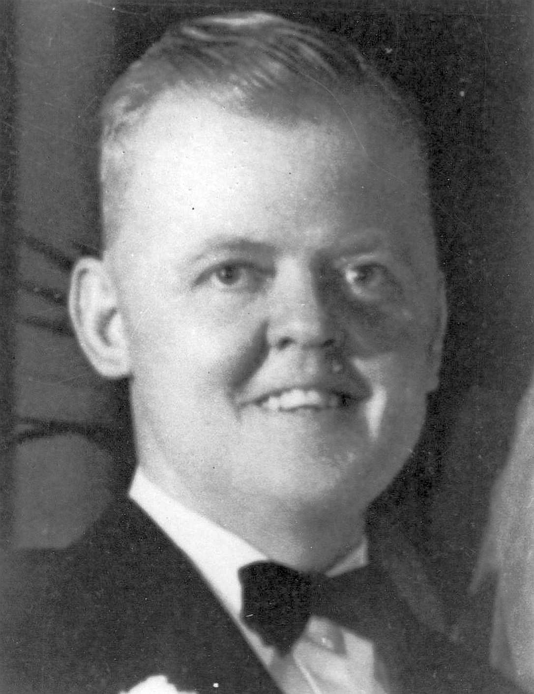 Howard Albrechtsen (1915 - 2003) Profile