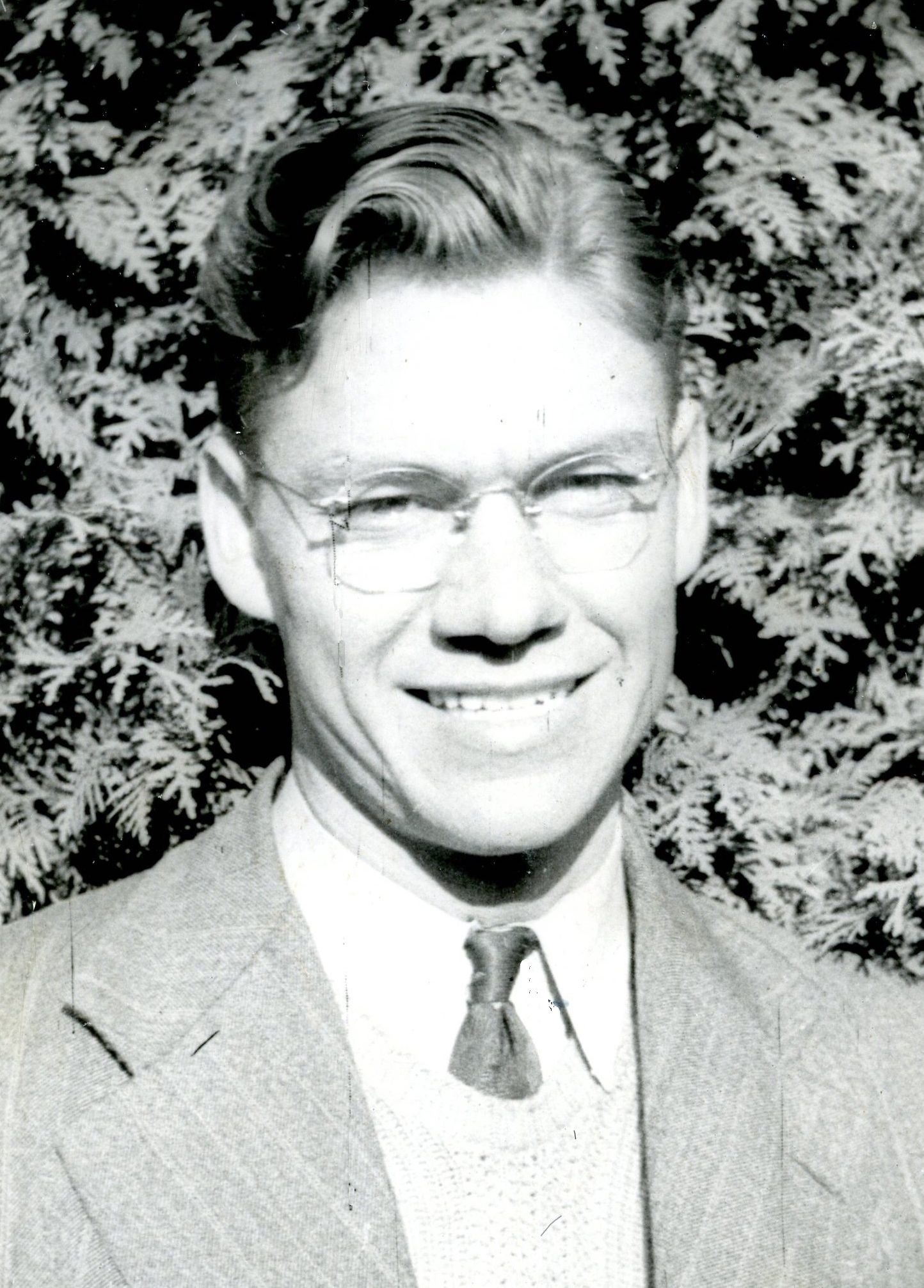 R Charles Allred (1919 - 2004) Profile