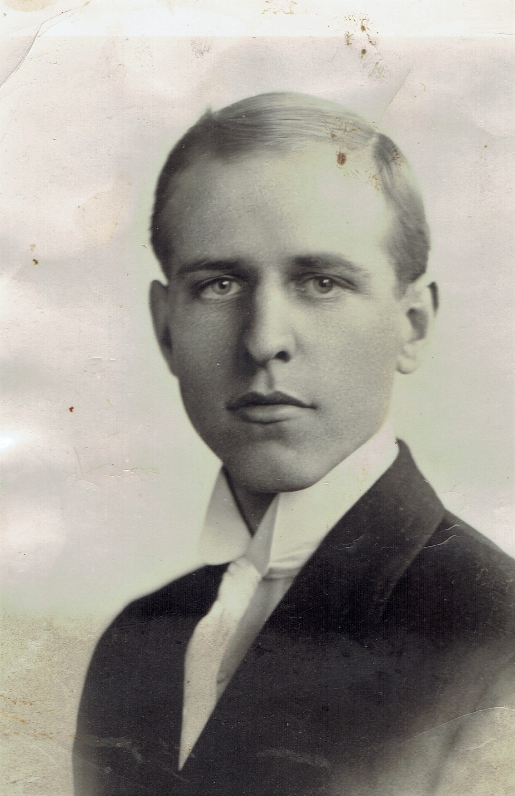 Lutzen Buma (1890 - 1984) Profile