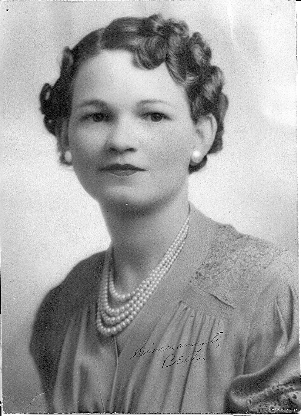 Beth Brown (1912 - 1996) Profile