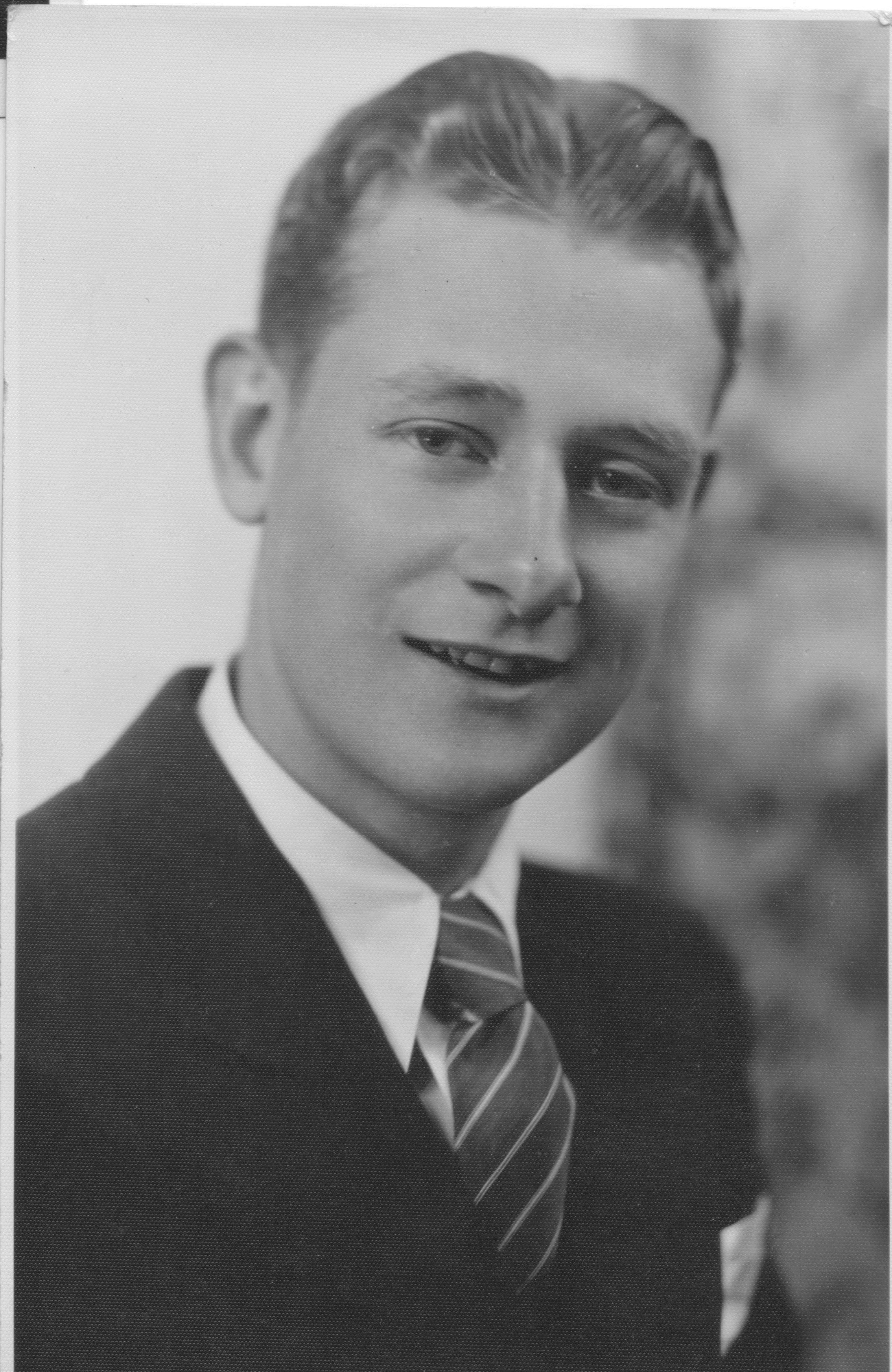 Charles Le Roy Broadbent (1911 - 2006) Profile