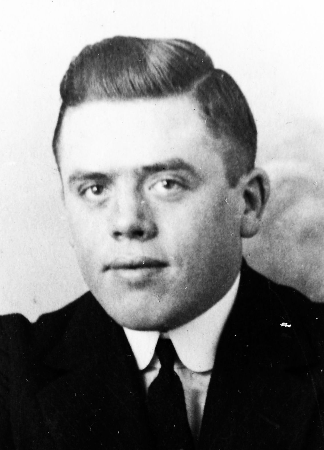 Dean Watson Bench (1901 - 1983) Profile