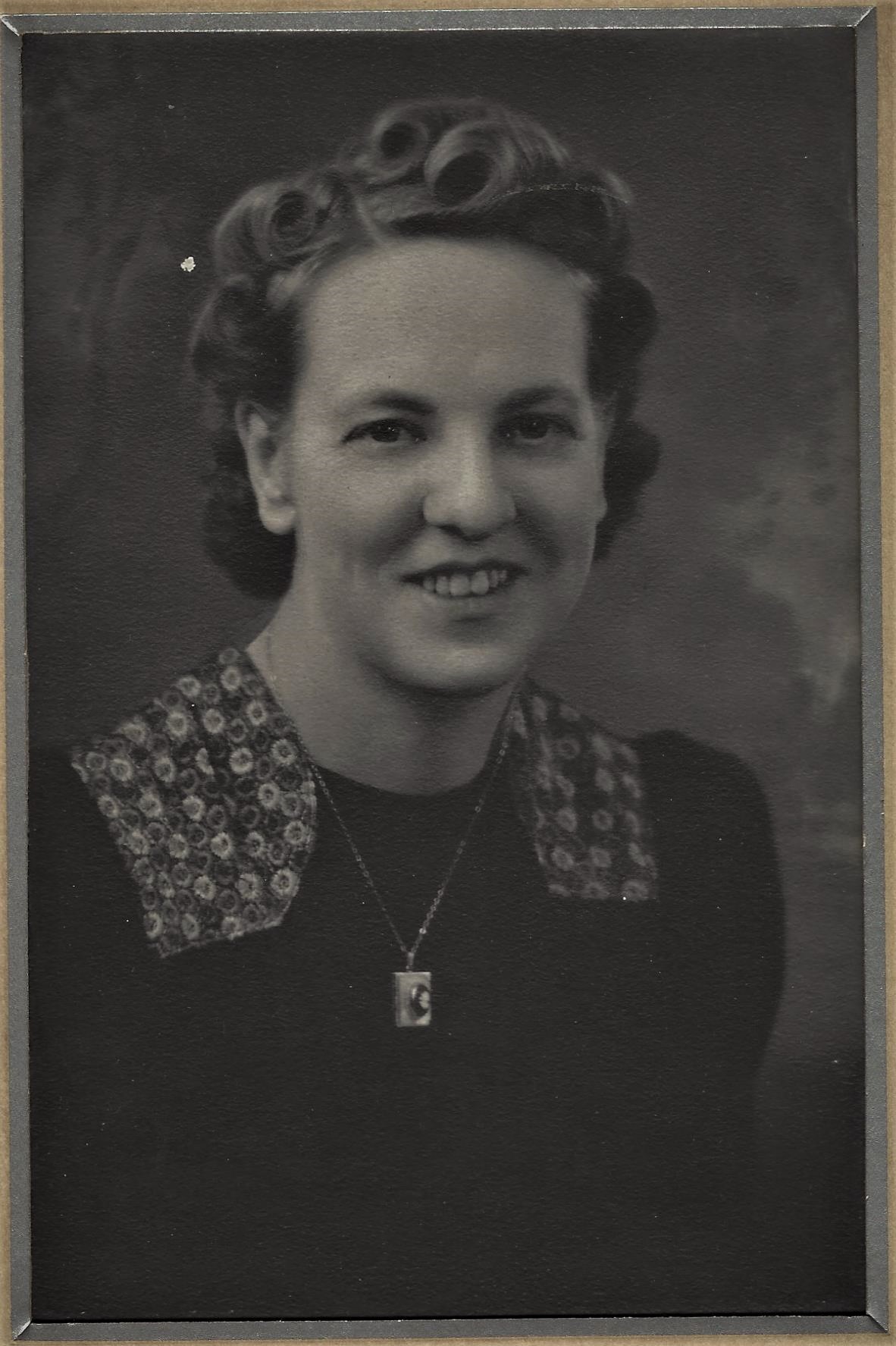 Della Maude Brown (1900 - 1993) Profile