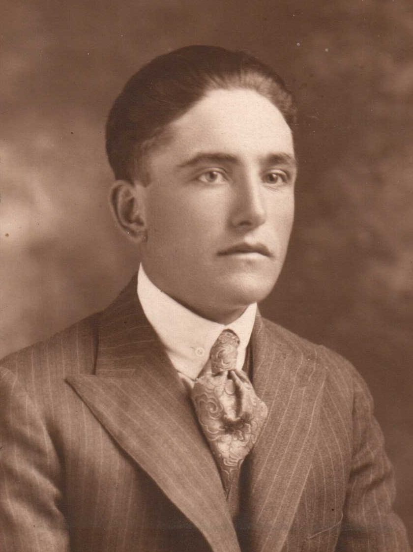 Golden Ianthius Barlow (1902 - 1974) Profile