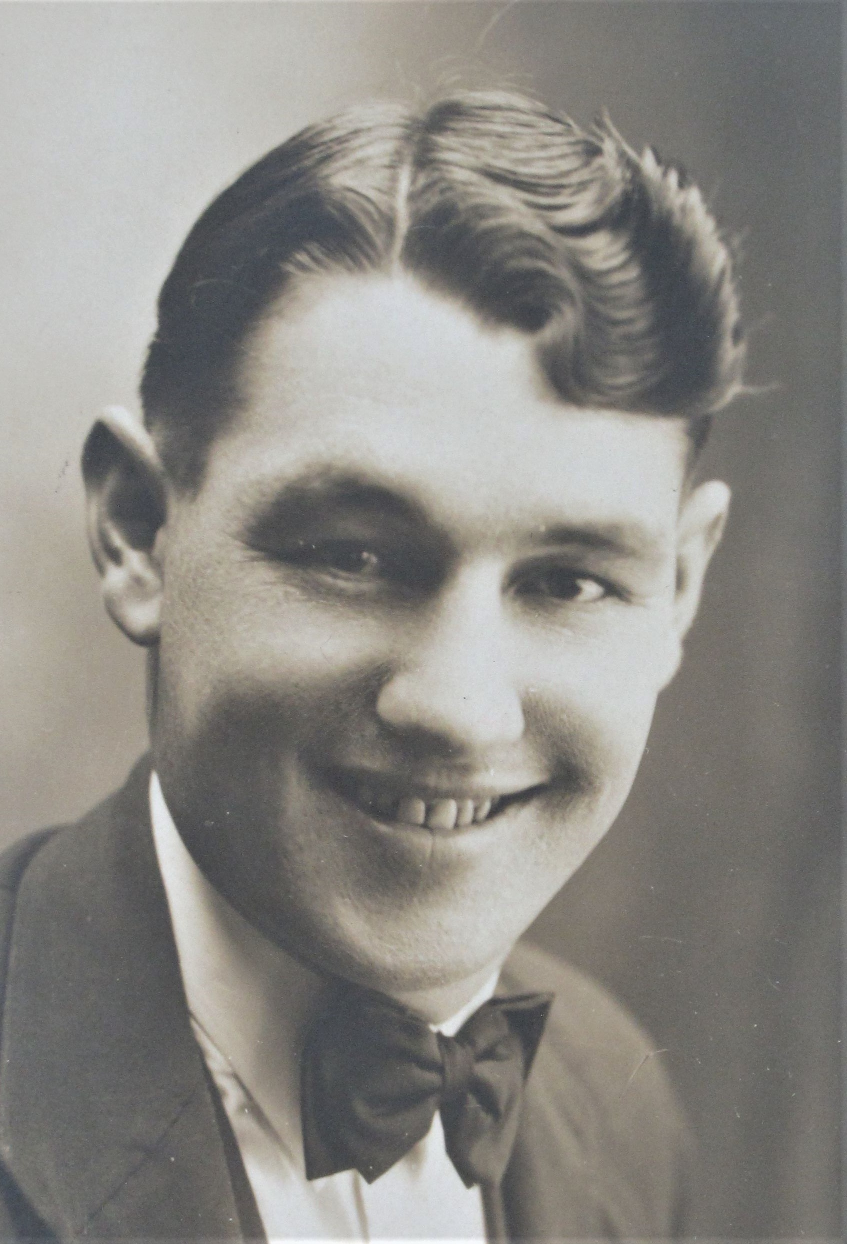 John Earl Brown (1904-1984) Profile