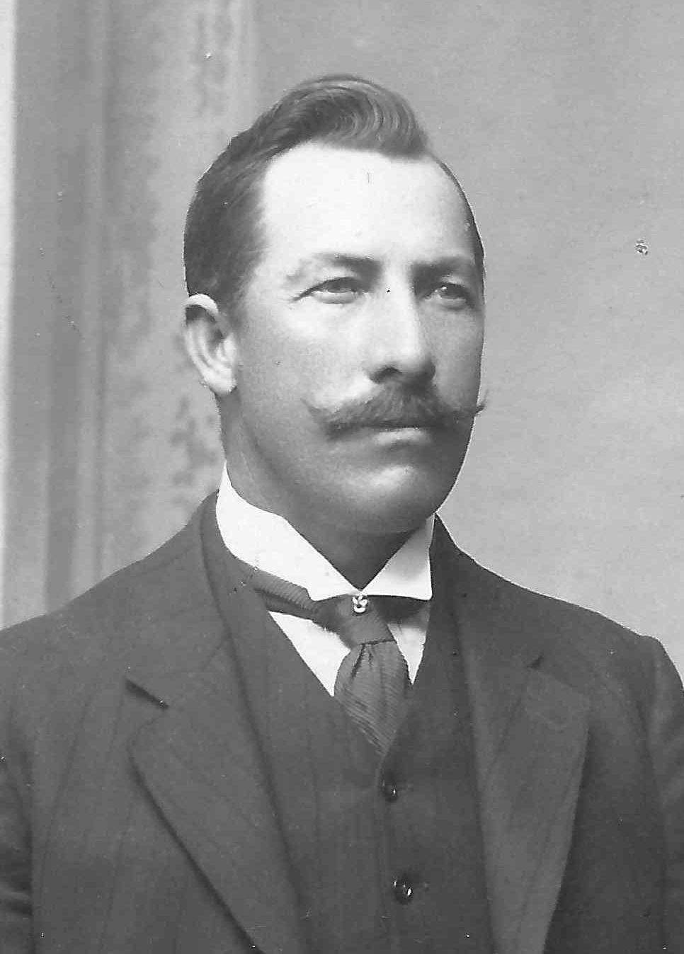 Louis Martin Breinholt (1872 - 1931) Profile