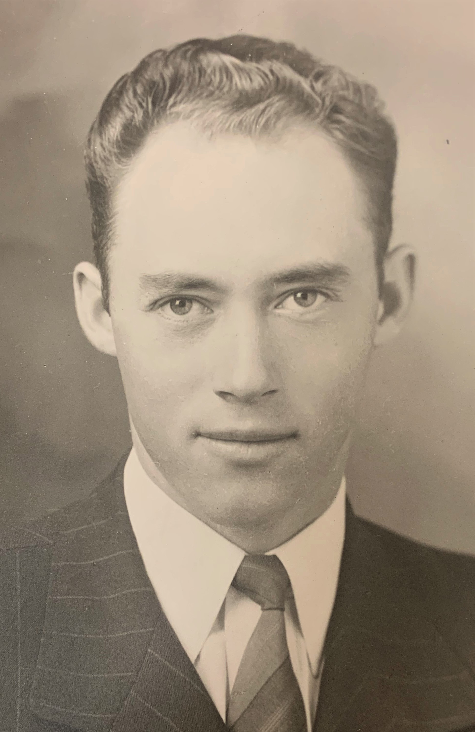 Lyle Bunker (1920 - 2020) Profile