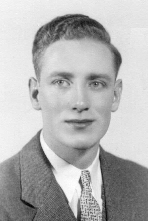 Ray Hunter Barton Jr. (1917 - 2009) Profile