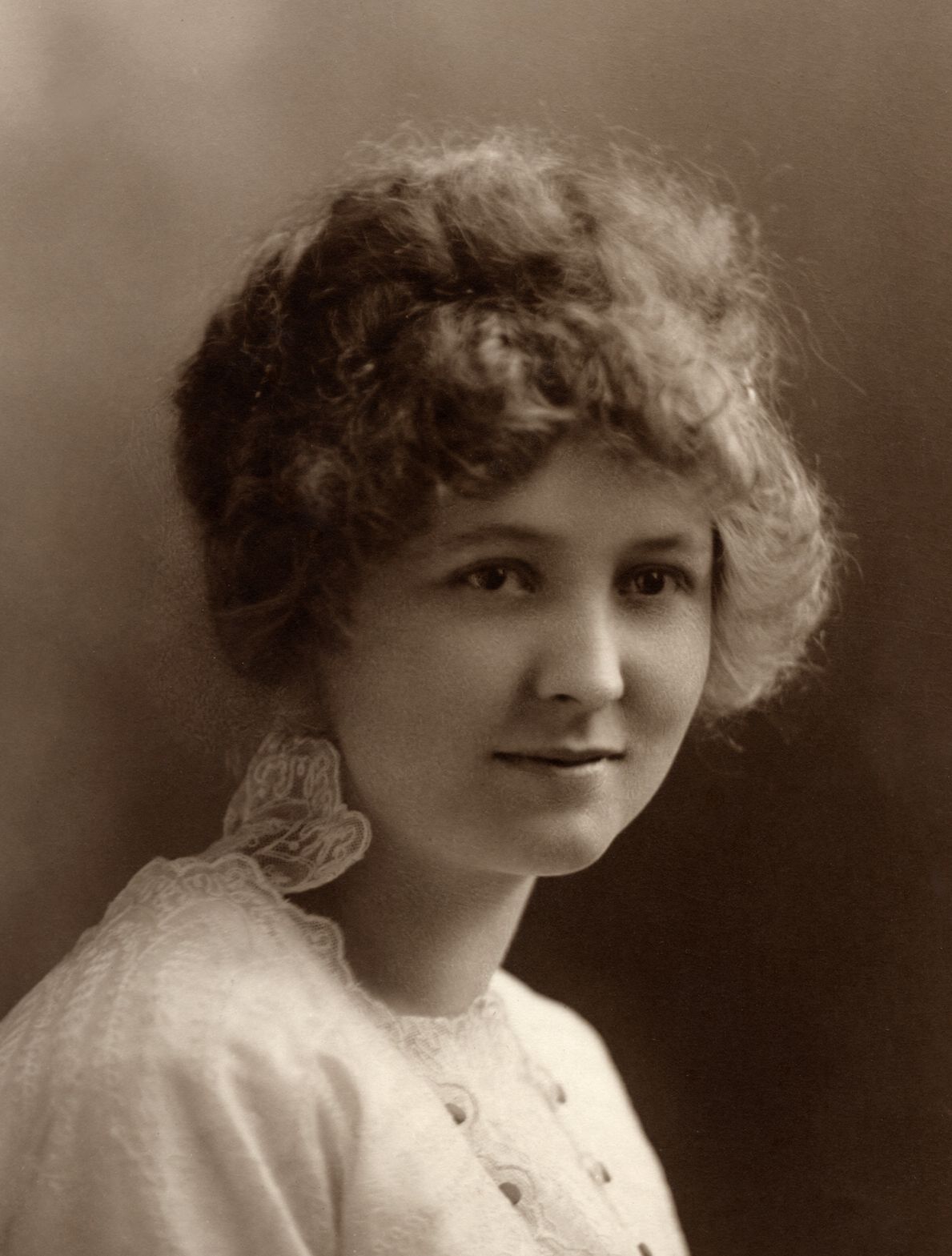 Elizabeth Call Smith (1894 - 1990) Profile