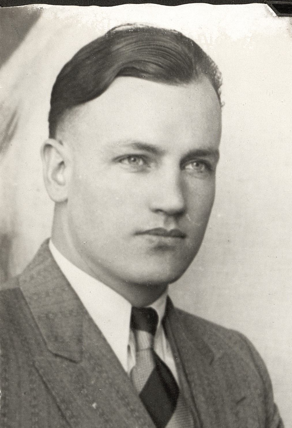 Glen Wentworth Crosby (1906 - 1972) Profile