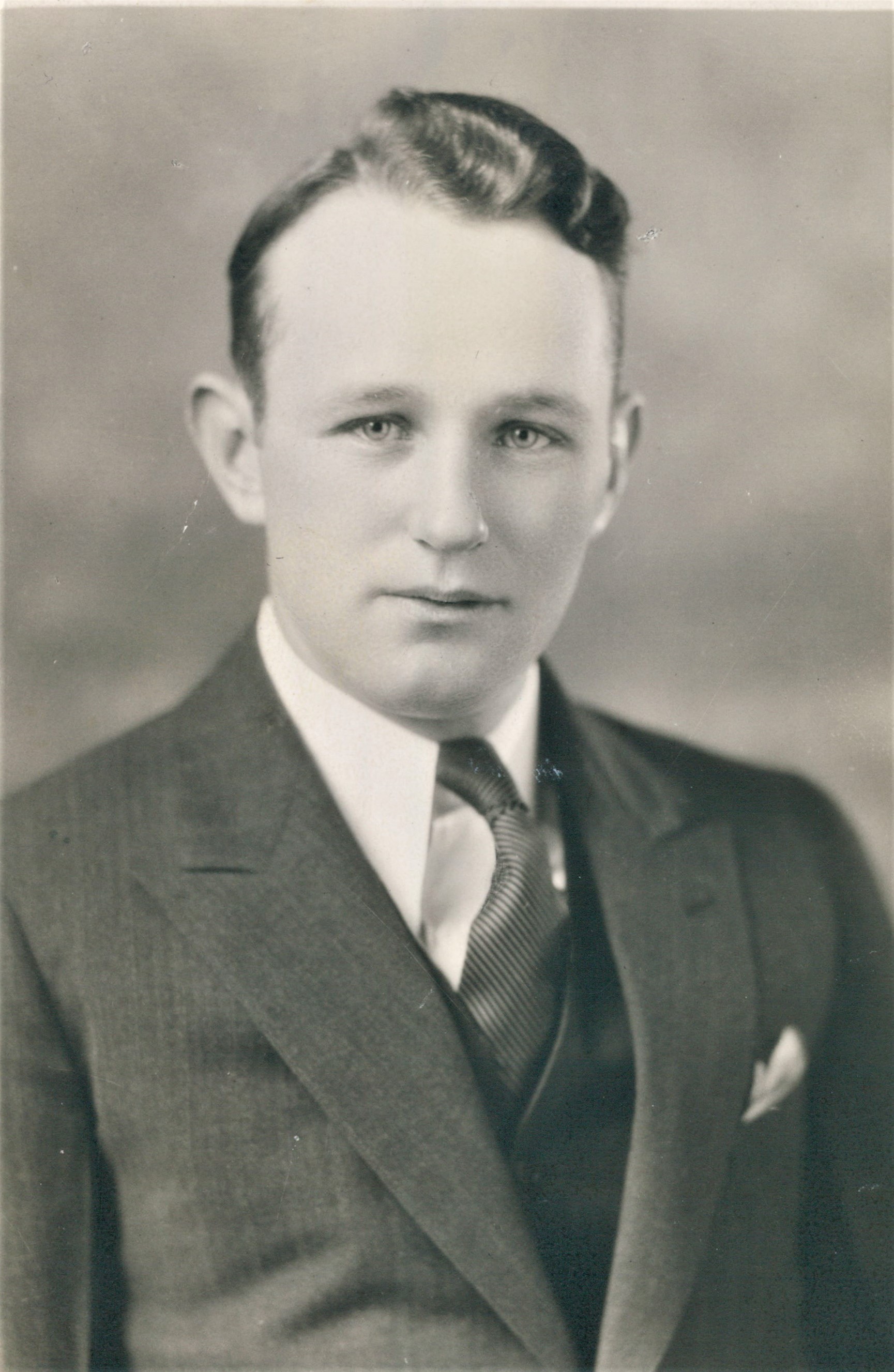 Lowell Pratt Cole (1911 - 1986) Profile