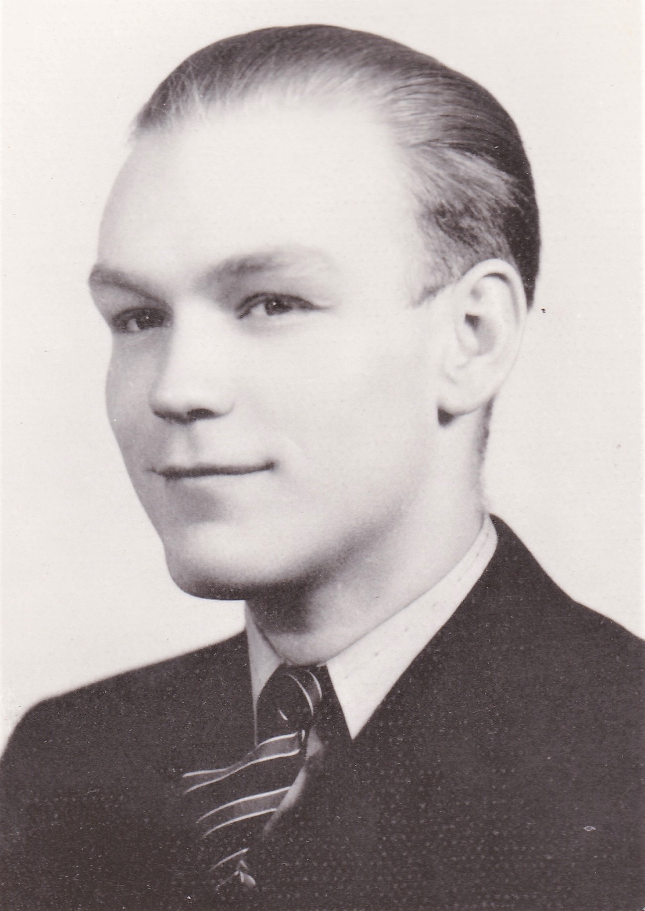 Richard Ellwood Carruth (1920 - 1996) Profile