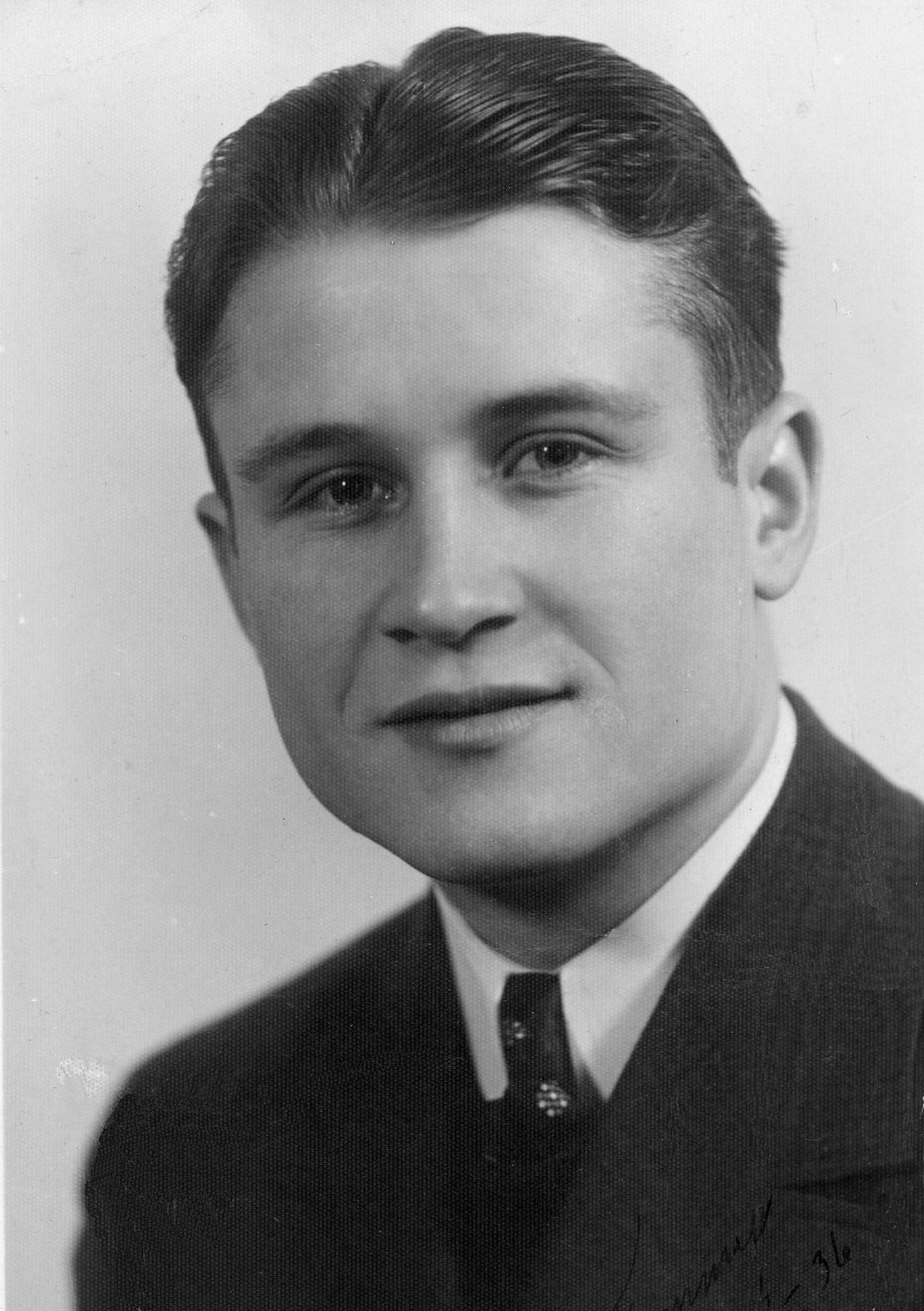 Thomas James Curtis (1914 - 1982) Profile