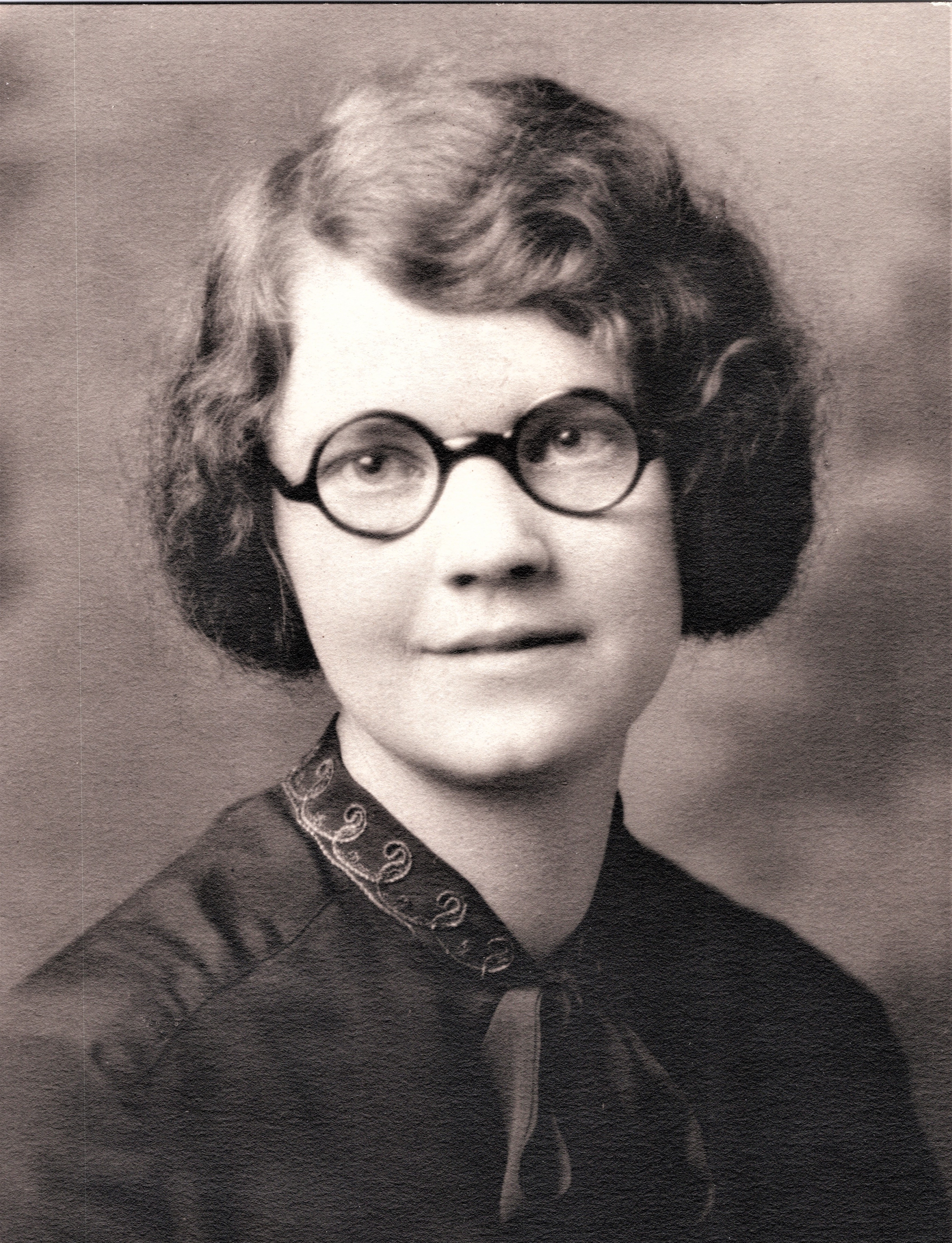 Hettie Dredge (1904 - 1992) Profile