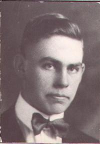 Lorenzo Snow Davies (1899 - 1987) Profile