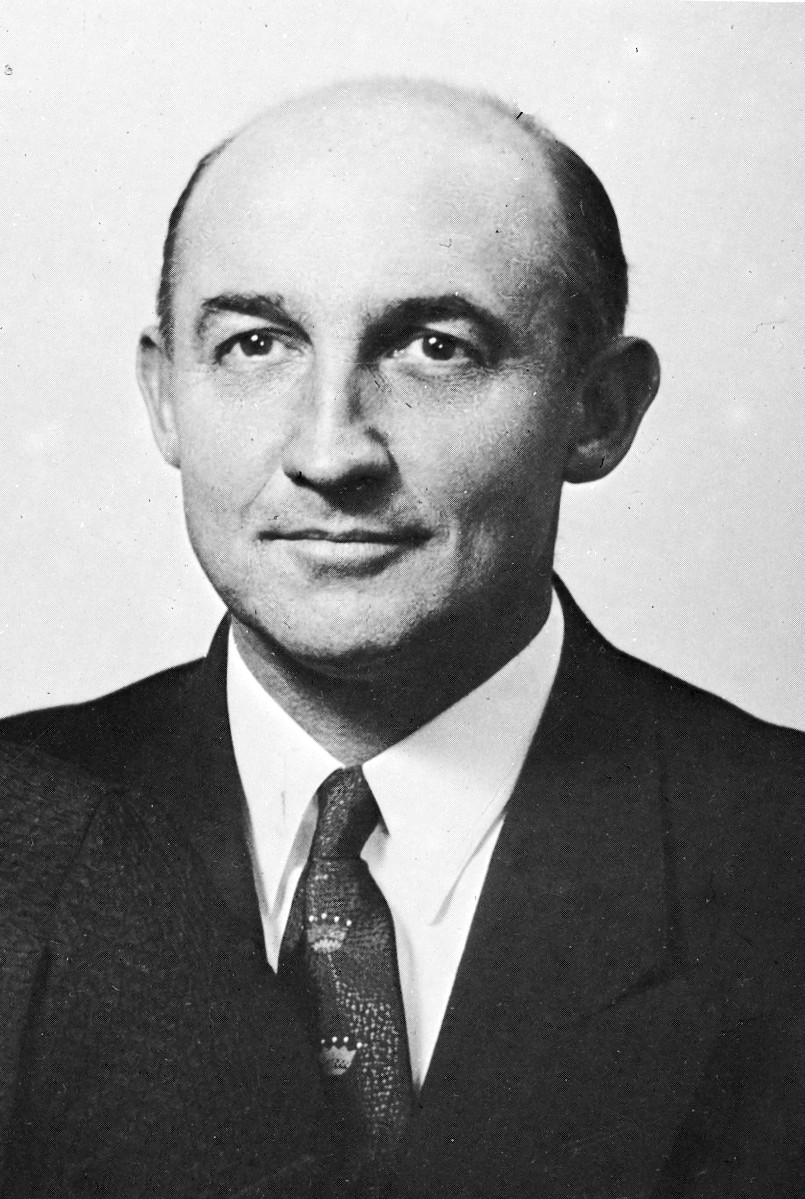William L Davis (1906 - 1990) Profile