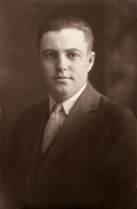 Dewey Slade Farnsworth (1903 - 1955) Profile
