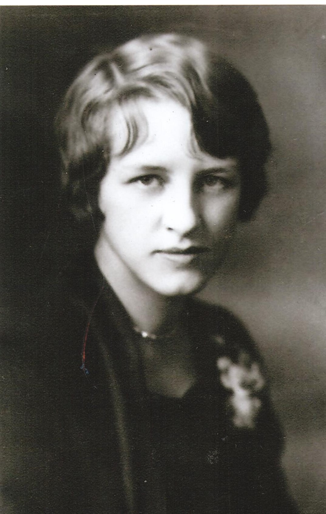 Elizabeth Baer Fetzer (1909 - 1999) Profile