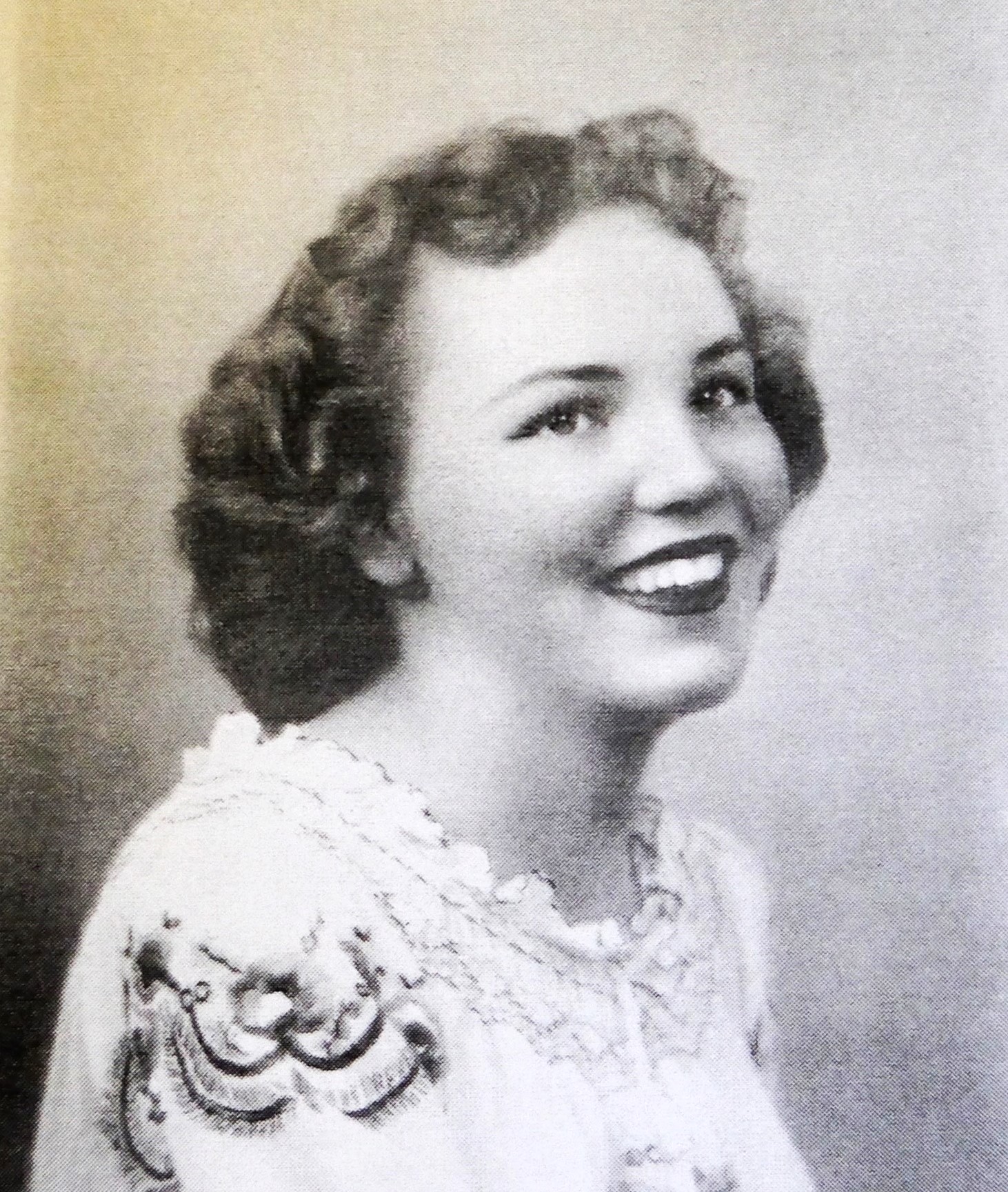 Irene Farnsworth (1925 - 2016) Profile