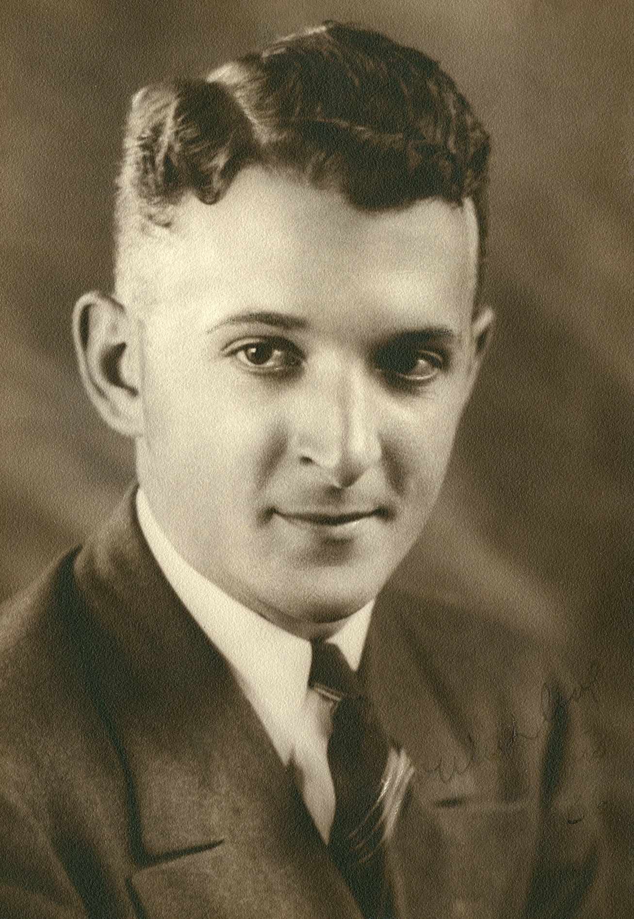 Davis Barton Grant (1915 - 2006) Profile
