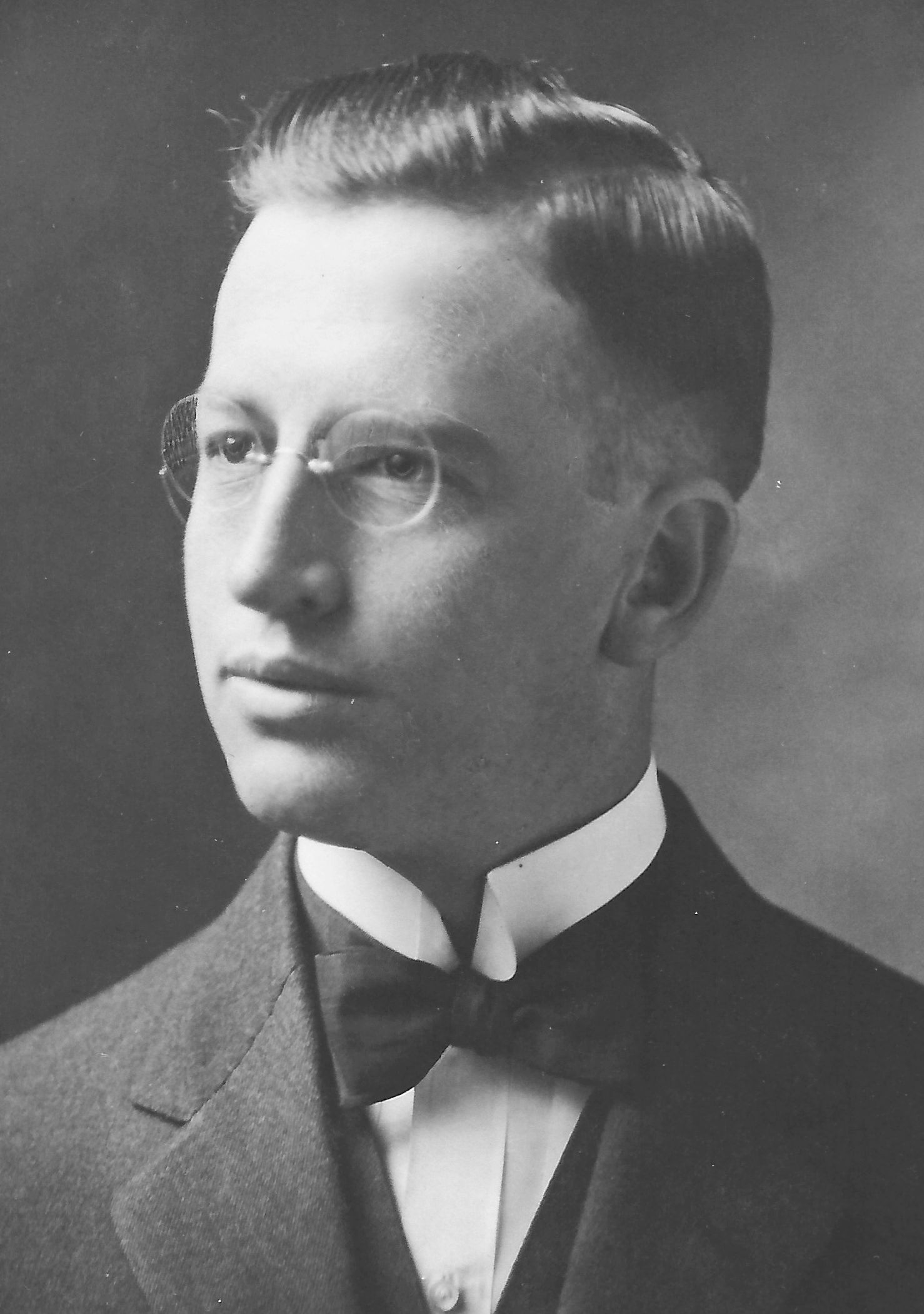 Truman Dana Gilbert (1896 - 1995) Profile