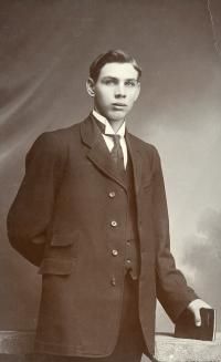 Joseph Ferdinand Hintze (1890 - 1958) Profile