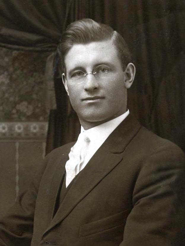 Walter Benjamin Hanks (1892 - 1918) Profile