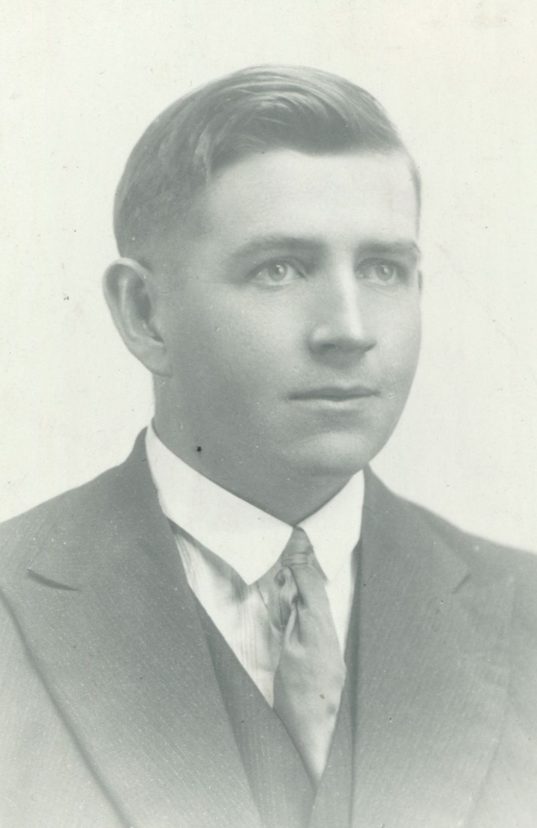 Vernee Herbert Iverson (1895 - 1947) Profile