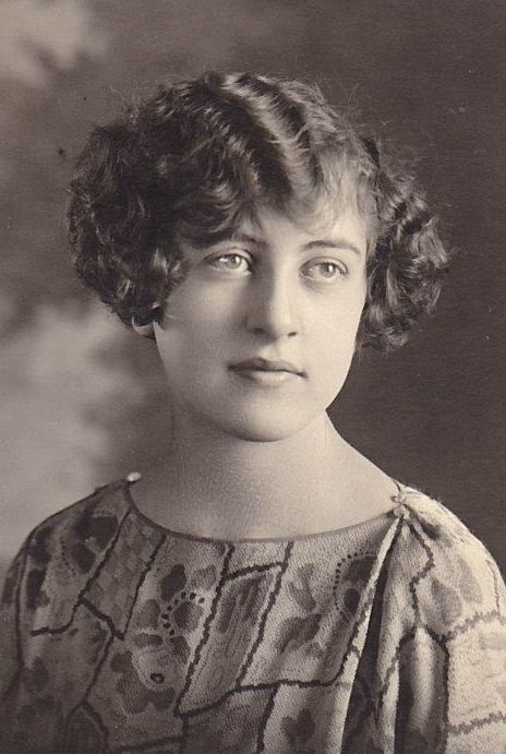Minnie Baker Kramer (1906 - 2001) Profile