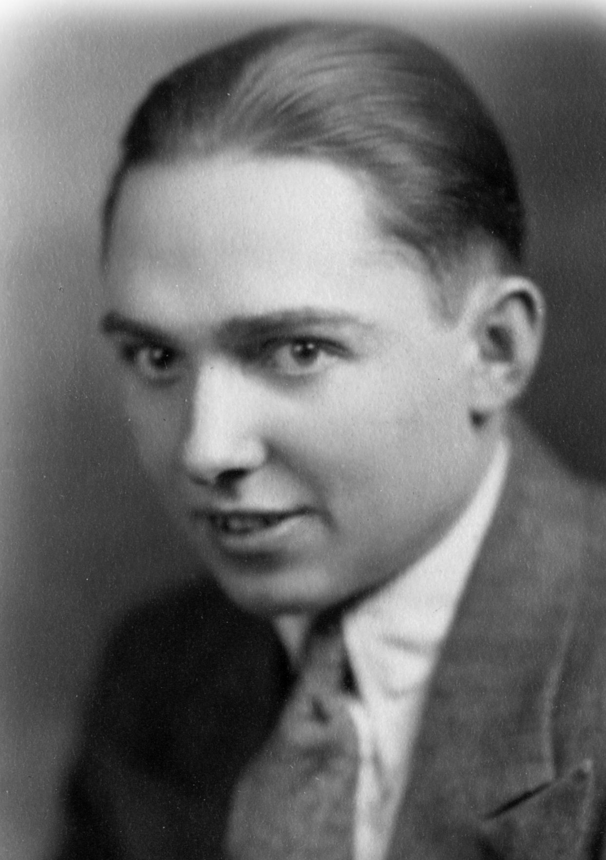 Walter Knorr (1911 - 1972) Profile