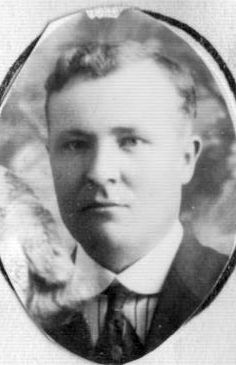 Ezra Edward Larsen (1882 - 1980) Profile