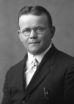 George Niels Larsen (1884 - 1972) Profile