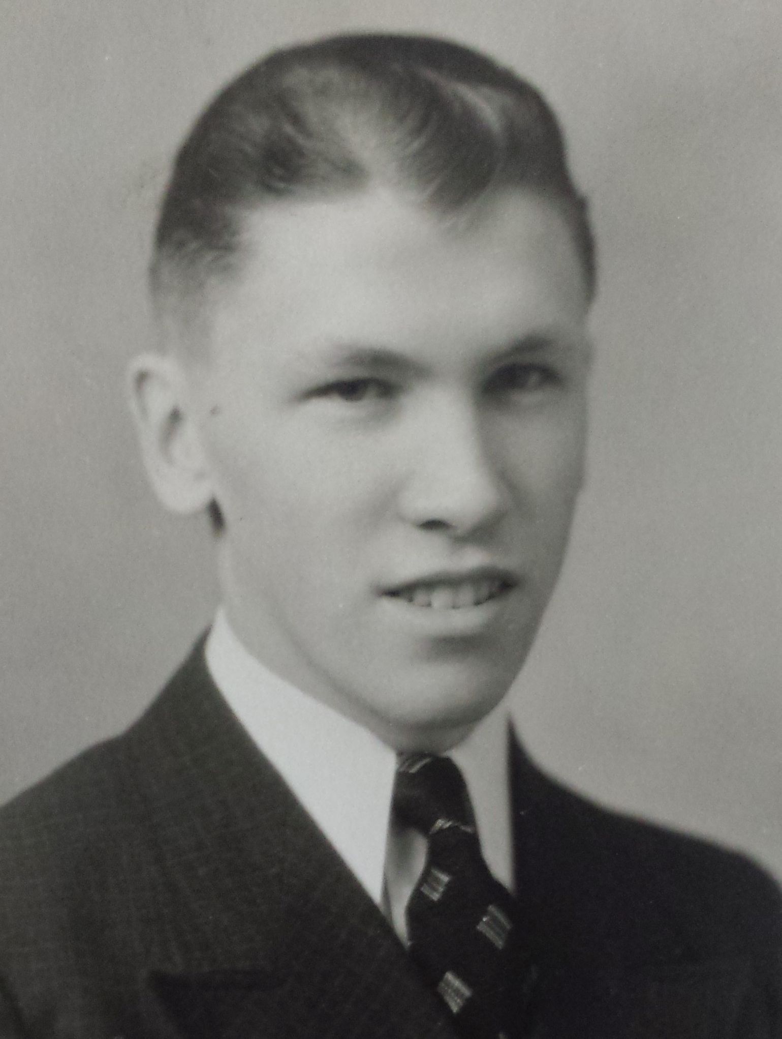 Grant Ronald Lamb (1915 - 2001) Profile