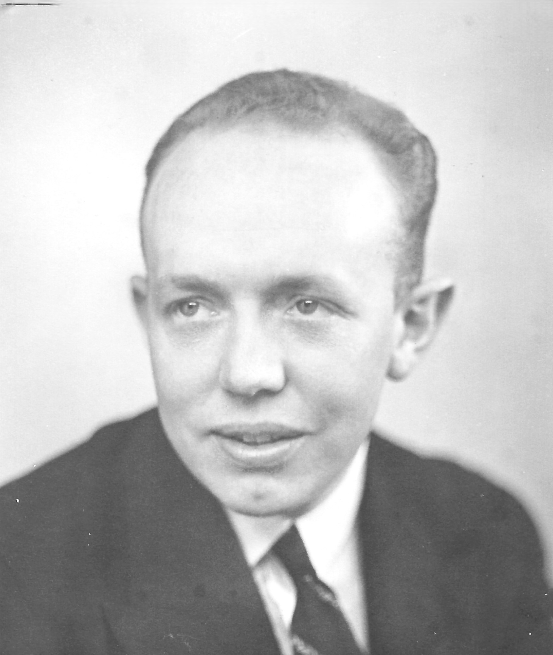 Ross Smith Layton (1915 - 2001) Profile