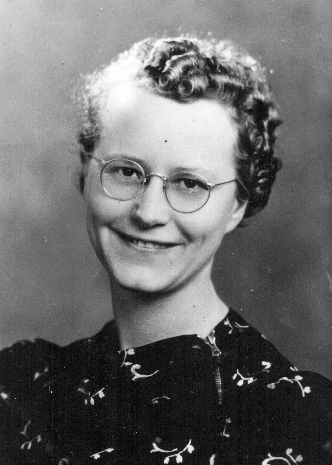 Thyra Therese Larsen (1907 - 1977) Profile