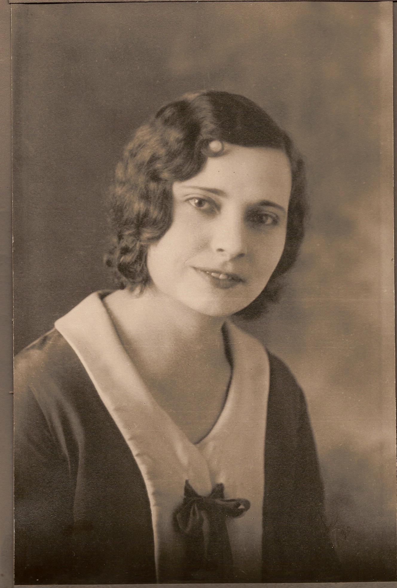 Zelma McNaughtan (1909 - 2002) Profile