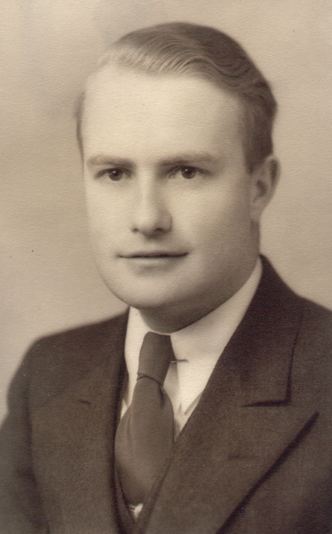 Edgar Bentley Mitchell Jr. (1911 - 1959) Profile