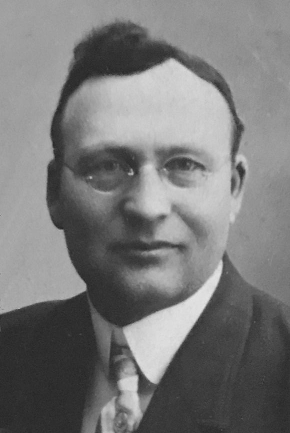 Frederick C Mickelson (1874 - 1928) Profile