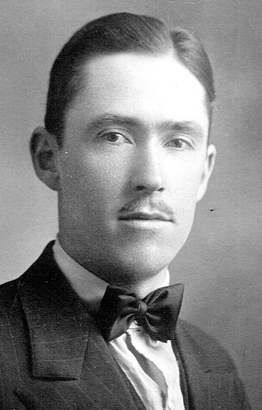 Glen James Nielson (1905 - 1991) Profile