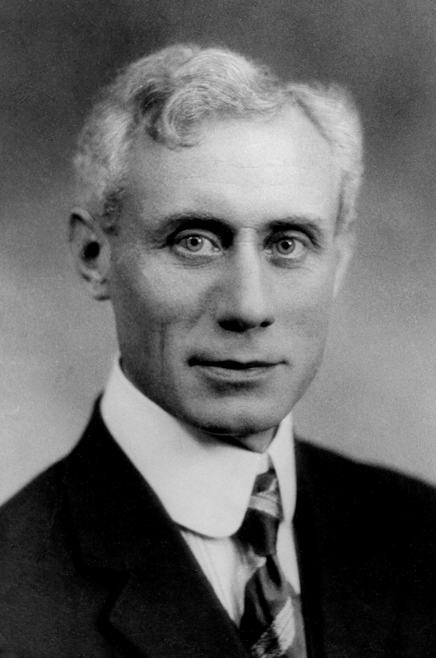 Julius Thorvald Emil Nielsen (1879 - 1939) Profile
